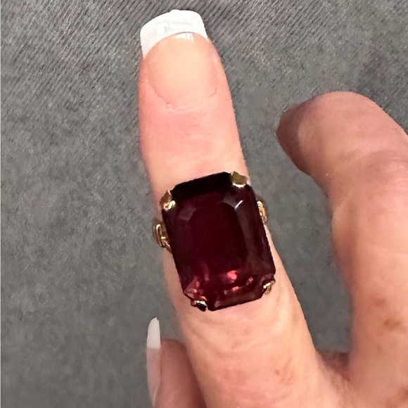 Vintage Avon ring big stone gold tone - Picture 2 of 6